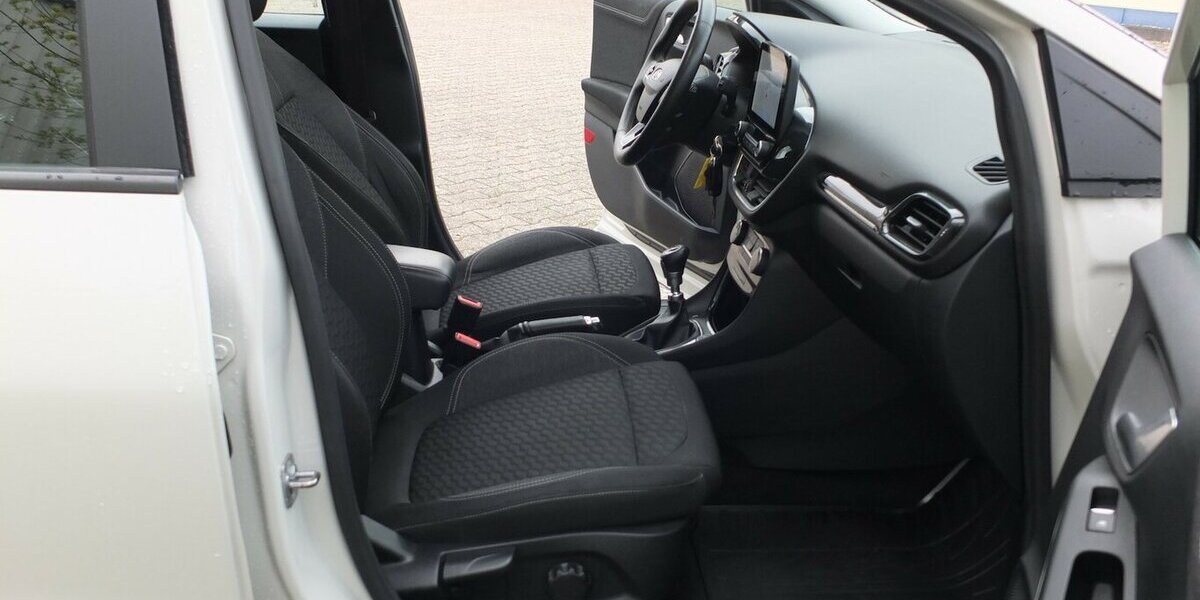 Ford Puma TITANIUM ECO BOOST NAVI PDC BLUETOOTH 107.845 km 13.908 &euro; Köln 50858