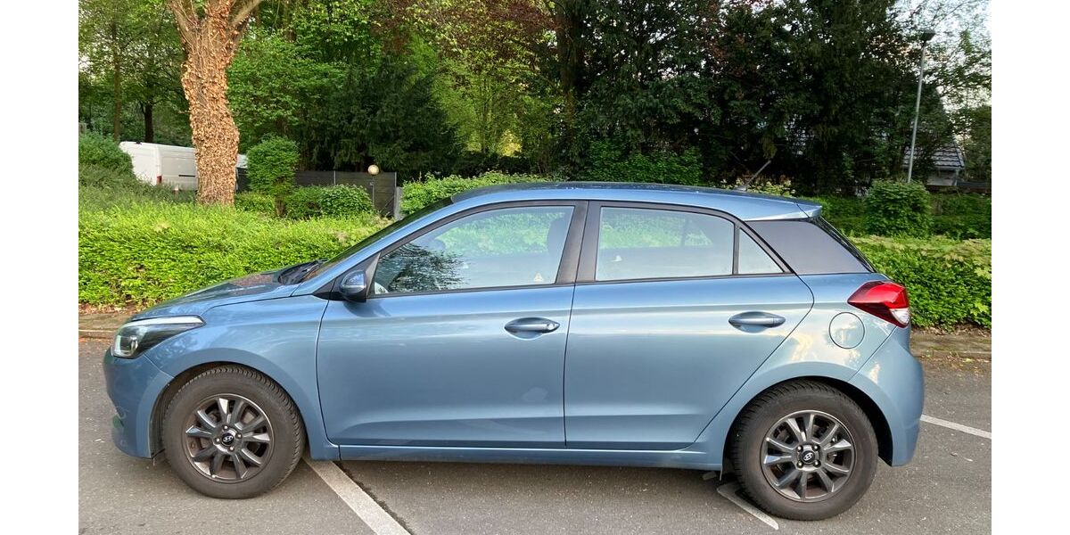 Hyundai i20 118.000 km 8.200 &euro; Neuss 41464