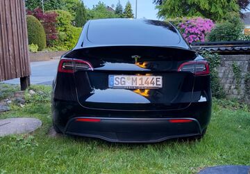 Tesla Model Y 64.000 km 38.000 &euro; Solingen 42651