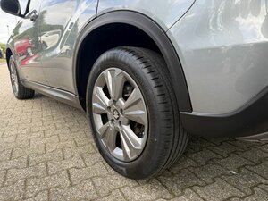 Suzuki Vitara 1.4 Comfort Hybrid +Navi+RCam+Sitzhzg+ 48.519 km 16.450 &euro; Meerbusch 40667