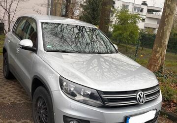 VW Tiguan 205.000 km 7.150 &euro; Bergisch Gladbach 51427