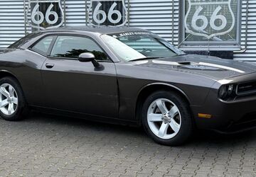 Dodge Challenger 104.000 km 11.995 &euro; Köln 51149