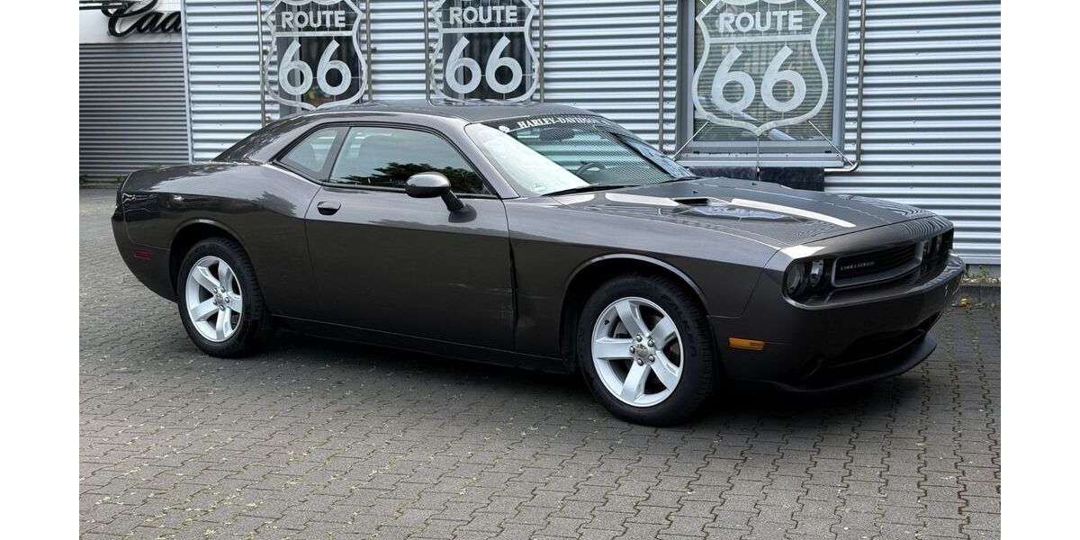 Dodge Challenger 104.000 km 11.995 &euro; Köln 51149