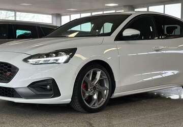 Ford Focus 59.838 km 23.388 &euro; Wuppertal 42329