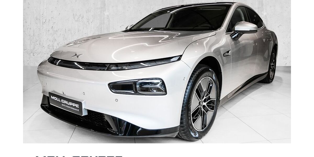 XPeng P7 12.501 km 31.950 &euro; Düsseldorf 40547