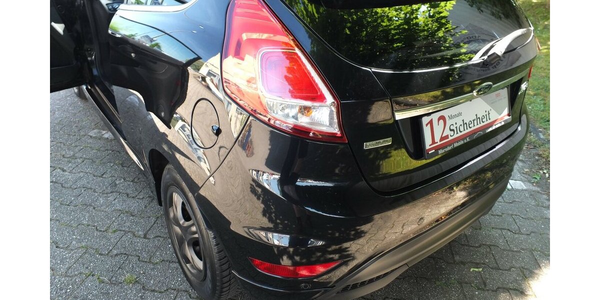 Ford Fiesta TITANIUM EINPARKHILFE KLIMAAUTOMATIK 118.745 km 5.804 &euro; Köln 50858