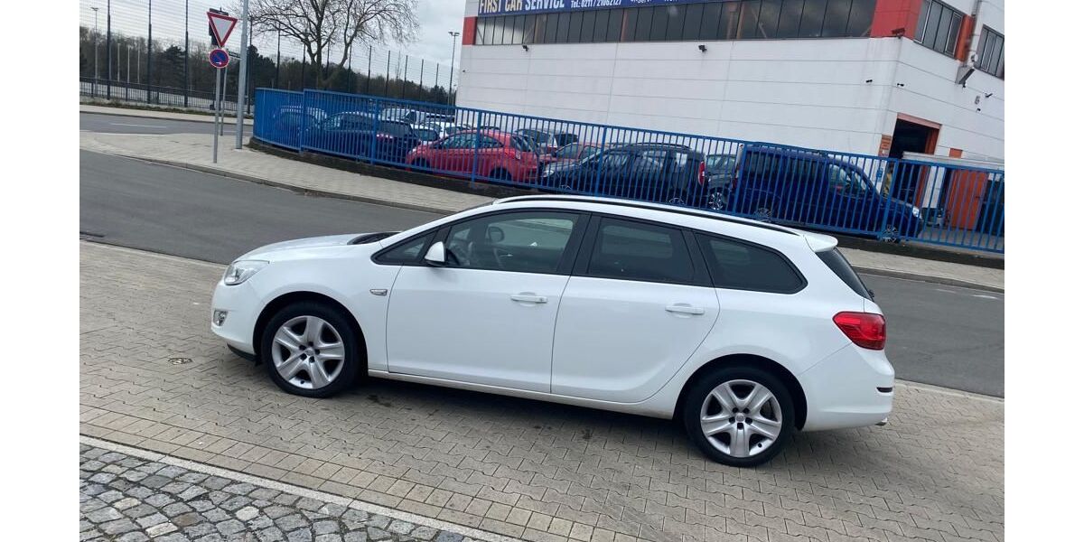Opel Astra 137.030 km 5.999 &euro; Düsseldorf 40599