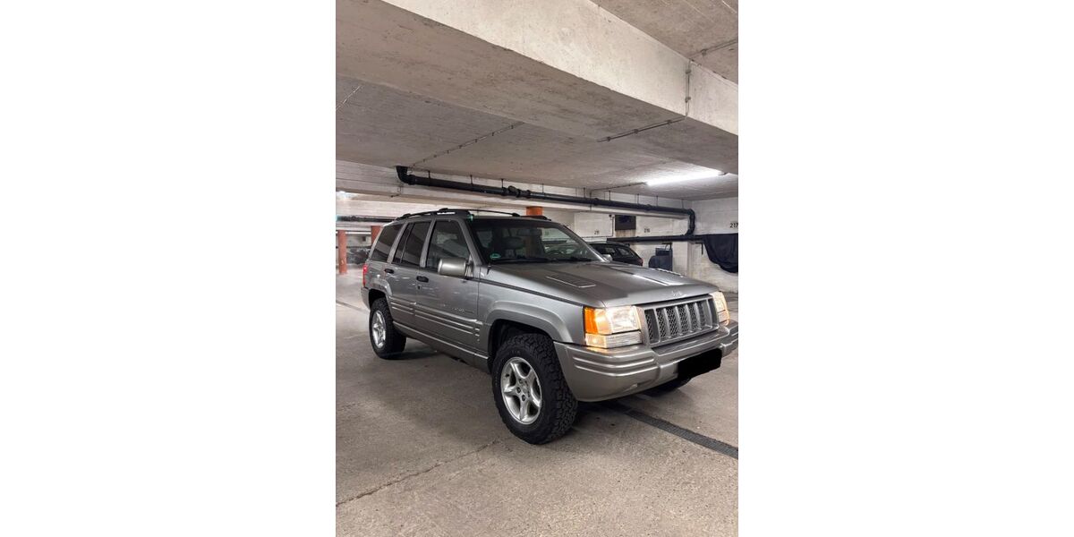Jeep Grand Cherokee 198.900 km 9.999 &euro; Düsseldorf 40629