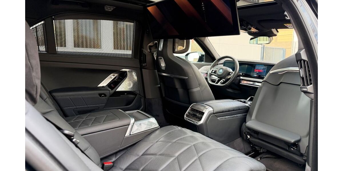 BMW i7 16.528 km 103.950 &euro; Köln 50739