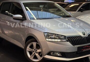 Skoda Fabia 35.619 km 12.799 &euro; Radevormwald 42477