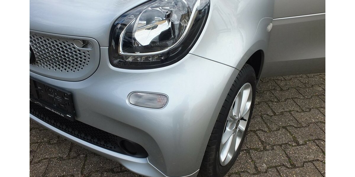 Smart ForTwo WM26:PASSION NAVI PANORAMA KLIMAAUTOMATIK S 96.799 km 7.908 &euro; Köln 50858