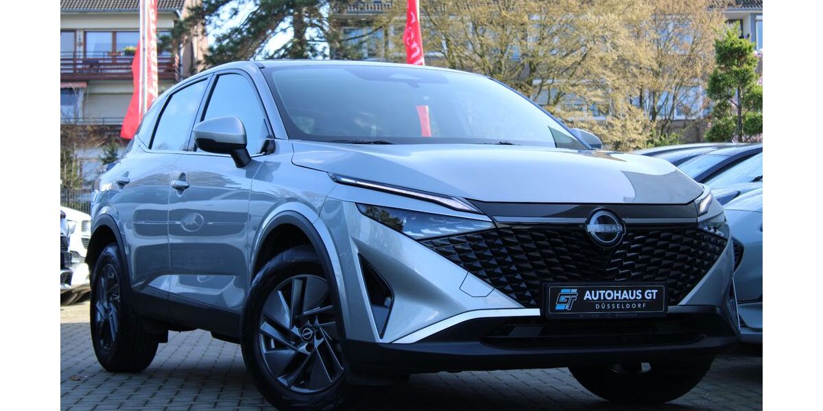 Nissan Qashqai 15.723 km 23.999 &euro; Düsseldorf 40625