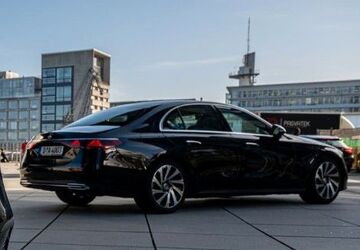 Mercedes-Benz 220 160.000 km 38.650 &euro; Düsseldorf 40472