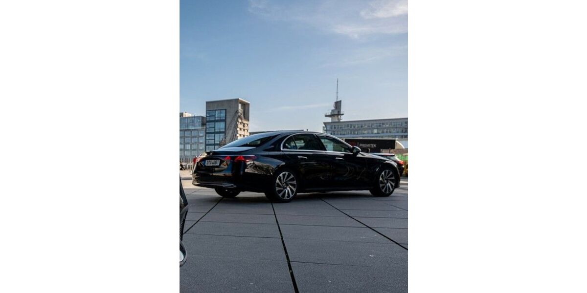 Mercedes-Benz 220 160.000 km 38.650 &euro; Düsseldorf 40472