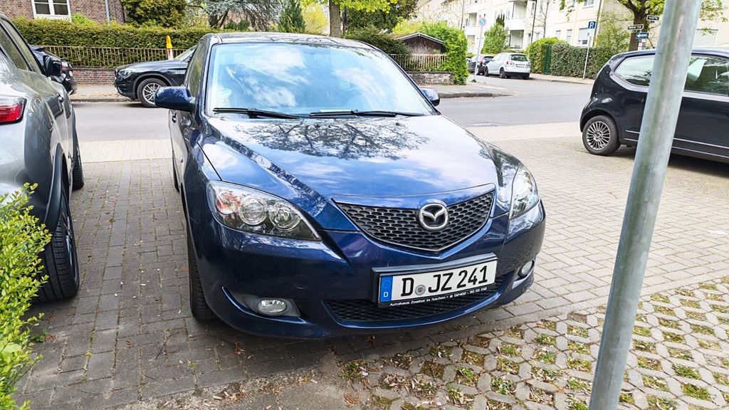 Mazda 3 84.000 km 5.200 &euro; Düsseldorf 40468