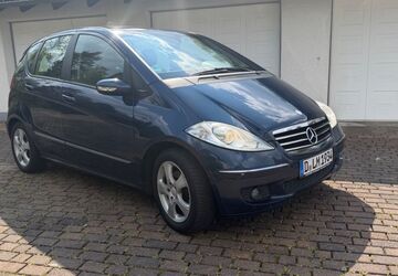 Mercedes-Benz A 170 243.000 km 1.999 &euro; Düsseldorf 40627