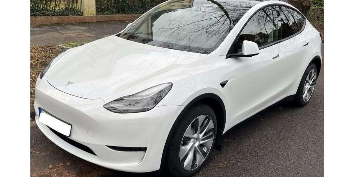 Tesla Model Y 37.800 km 37.900 &euro; Köln 50678