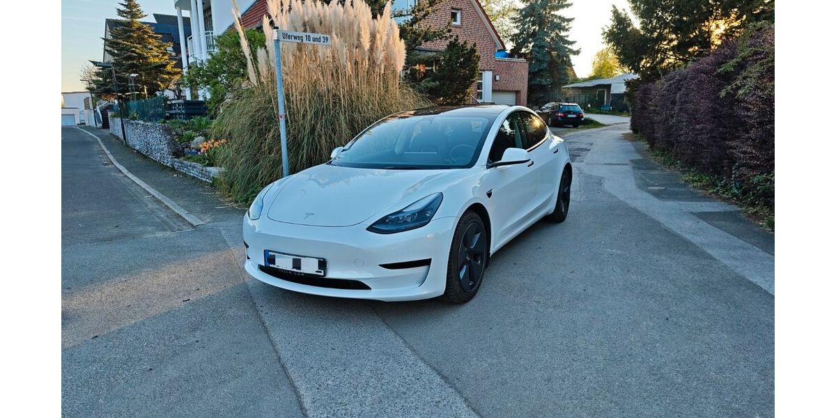 Tesla Model 3 44.290 km 28.500 &euro; Monheim am Rhein 40789
