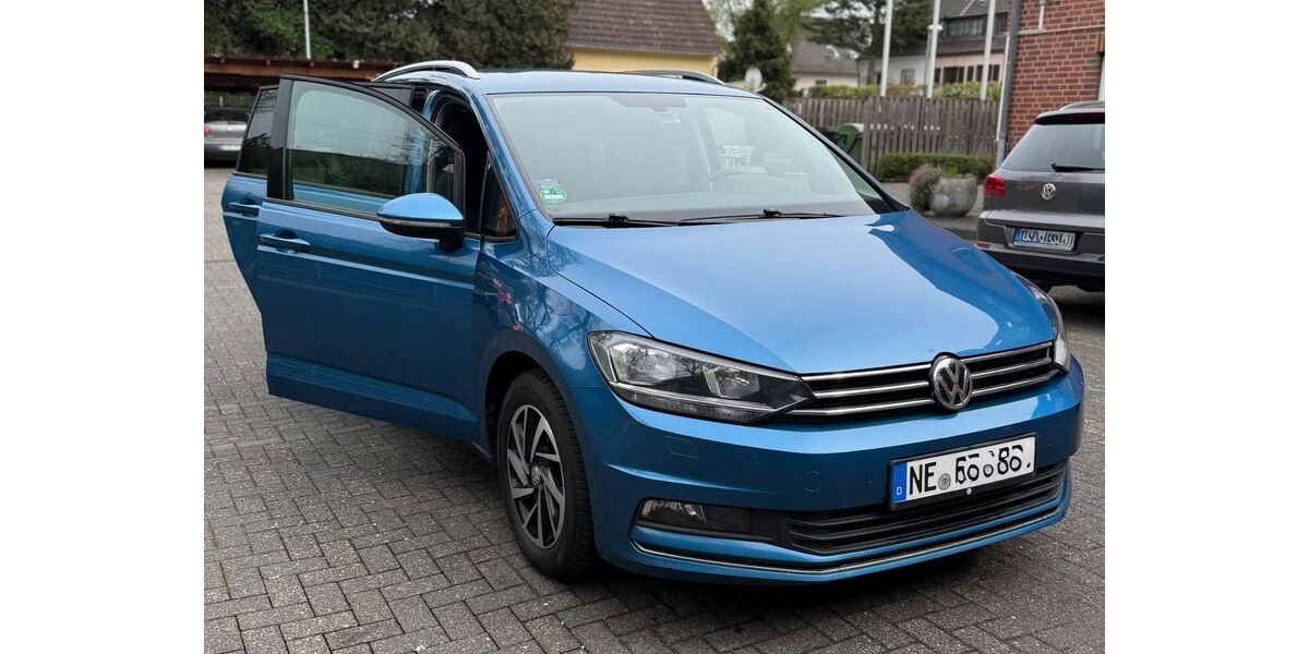 VW Touran 216.042 km 11.300 &euro; Köln 50672