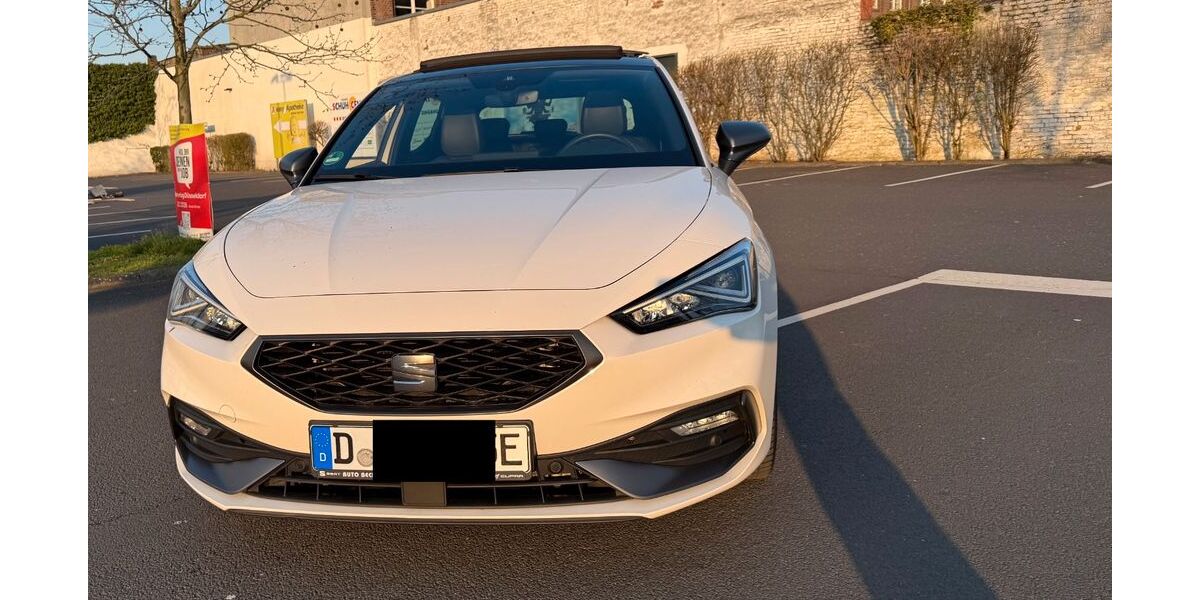 Seat Leon 127.356 km 16.800 &euro; Düsseldorf 40225