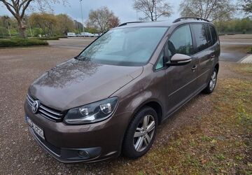 VW Touran 211.344 km 5.200 &euro; Düsseldorf 40474