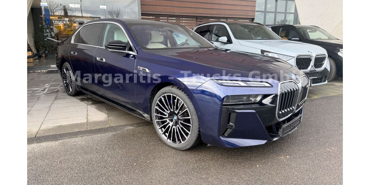 BMW M760 12.800 km 111.890 &euro; Köln Rodenkirchen 50996