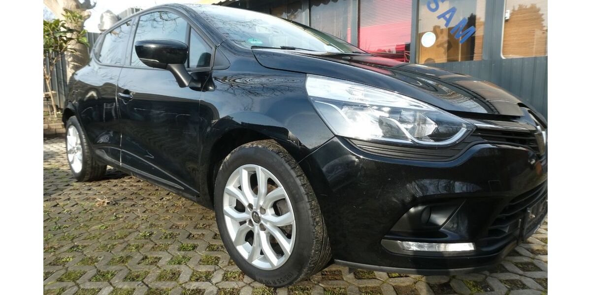Renault Clio 118.000 km 7.490 &euro; Hilden 40724
