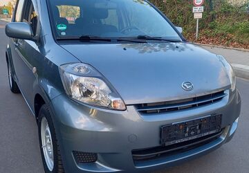 Daihatsu Sirion 154.000 km 1.750 &euro; köln 51145