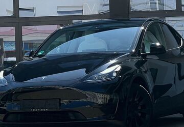 Tesla Model Y 27.000 km 32.900 &euro; Wuppertal 42283