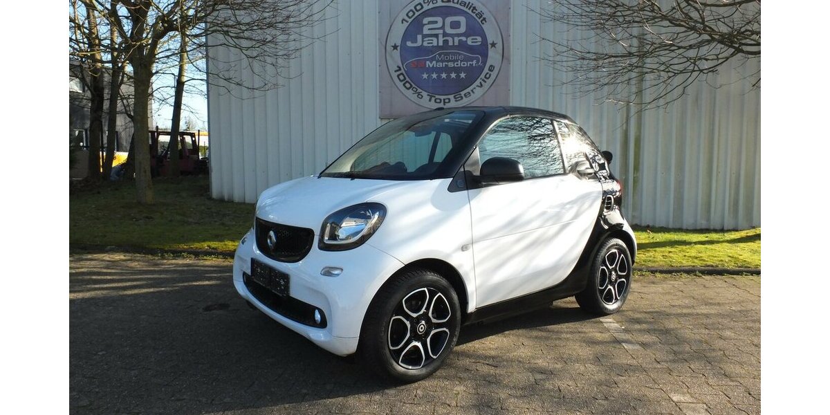 Smart ForTwo EQ PASSION NAVI KLIMAAUTOM SITZHEIZUNG 35.284 km 10.710 &euro; Köln 50858