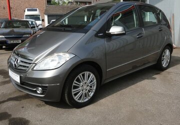 Mercedes-Benz A 160 Elegance Klima SHZ Alu 16 2.Hd Erst 47 Tkm 47.900 km 6.999 &euro; Neuss 41462