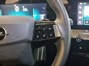 Opel Astra Ultimate Plug-in-Hybrid Navi Head Up 24.396 km 23.330 &euro; HAAN 42781