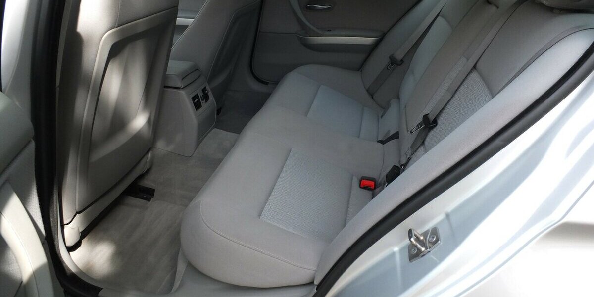 BMW 318i WM2026: NAVI PDC GARANTIE 17 ZOLL LMF 134.241 km 6.998 &euro; Köln 50858