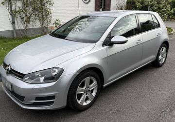 VW Golf 122.500 km 8.950 &euro; Düsseldorf 40474