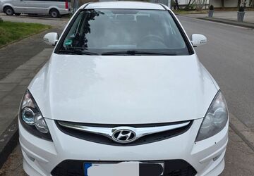 Hyundai i30 163.000 km 3.900 &euro; Solingen 42651