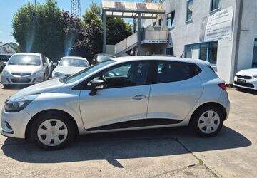 Renault Clio 134.021 km 5.750 &euro; Hilden 40721