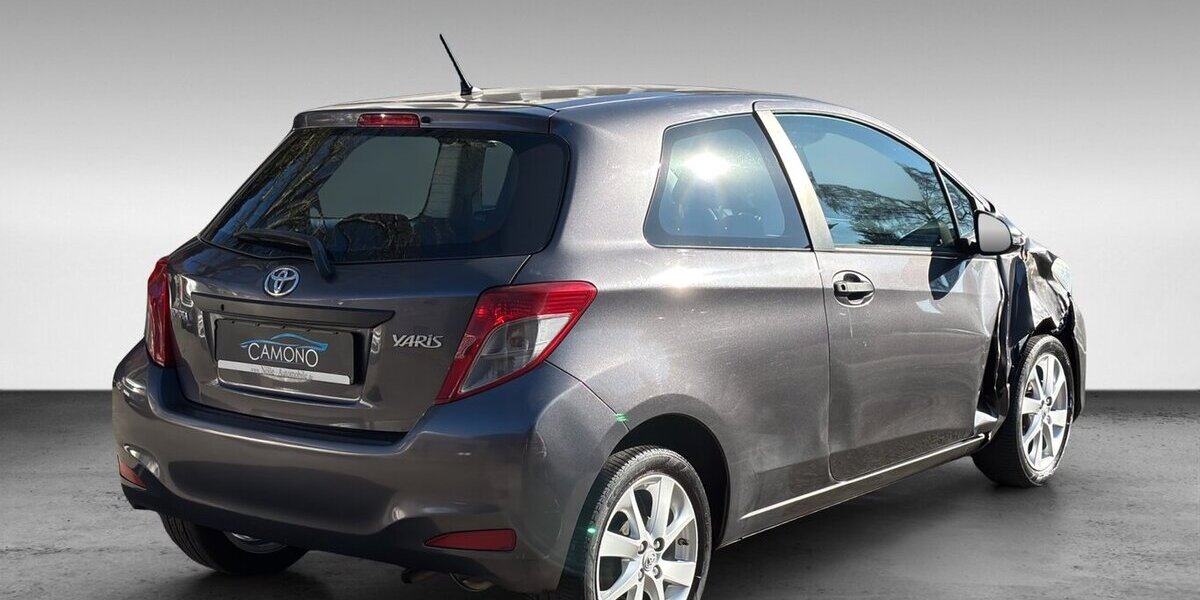 Toyota Yaris 1.0 Basic Radio 91.836 km 1.990 &euro; Wuppertal 42327
