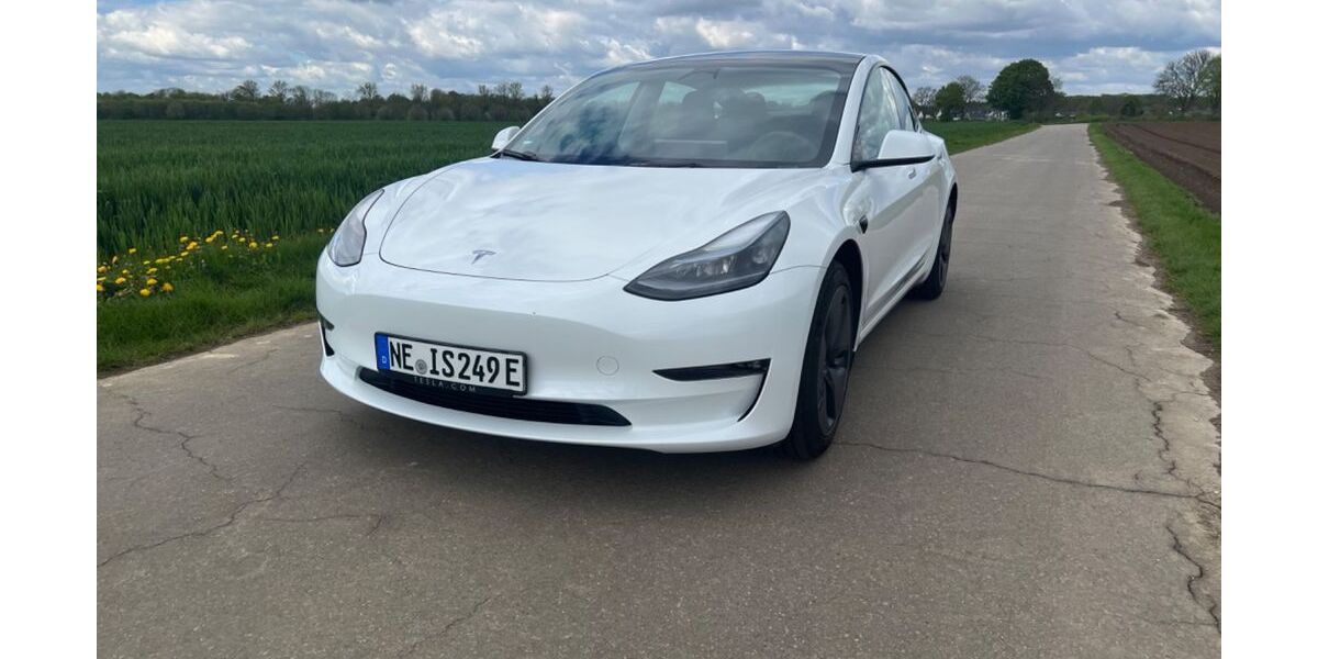 Tesla Model 3 58.000 km 30.990 &euro; Korschenbroich 41352