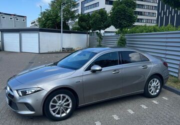 Mercedes-Benz A 250 65.000 km 22.100 &euro; Düsseldorf 40223