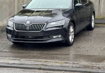 Skoda Superb 143.000 km 12.500 &euro; Remscheid 42857