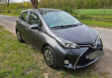 Toyota Yaris 49.000 km 11.490 &euro; Frechen 50226