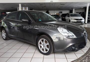 Alfa Romeo Giulietta 154.000 km 8.199 &euro; Hilden 40721
