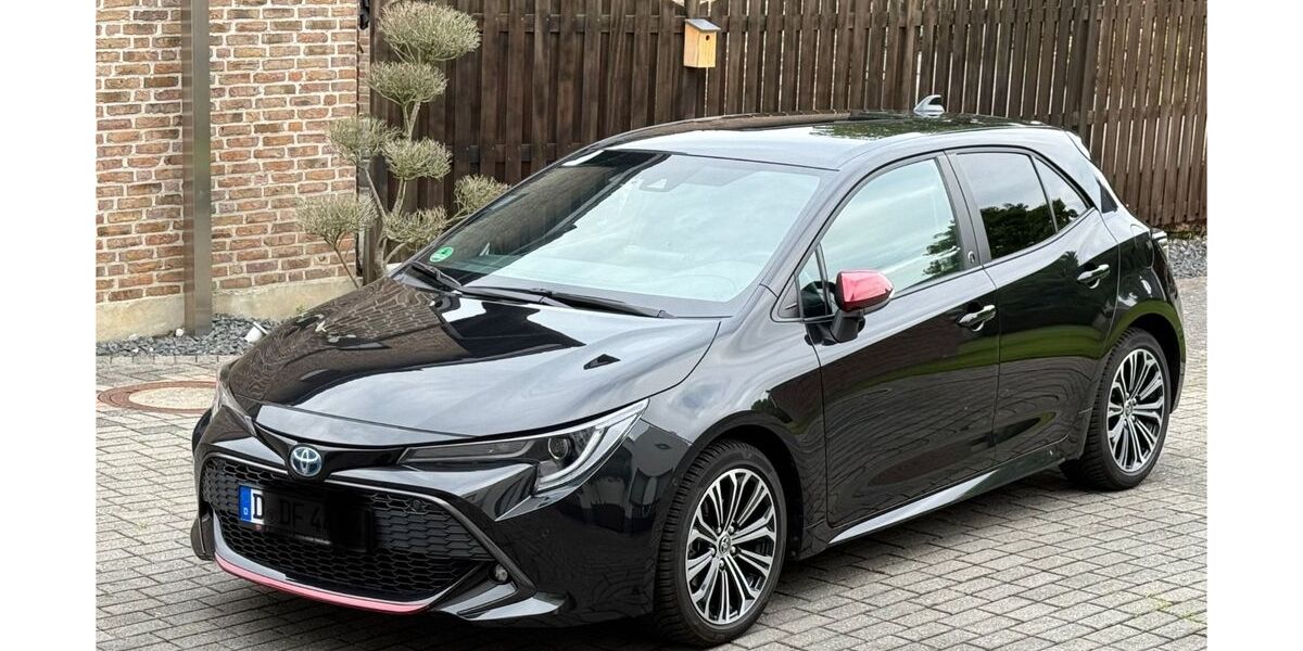Toyota Corolla 17.500 km 23.990 &euro; Düsseldorf 40547