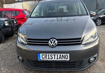 VW Touran 221.000 km 7.499 &euro; Köln 51107