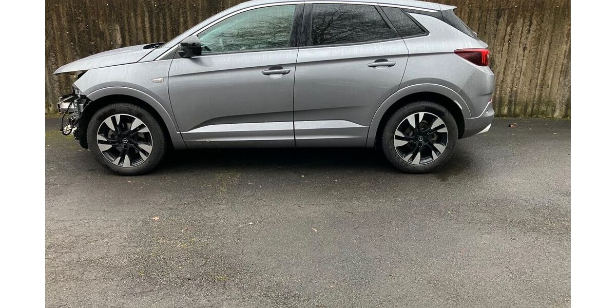 Opel Grandland (X) 13.414 km 11.990 &euro; Hilden 40721