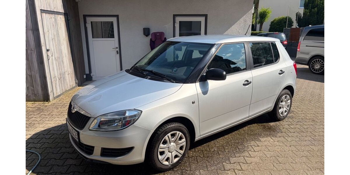 Skoda Fabia 33.000 km 7.500 &euro; Leverkusen 51375