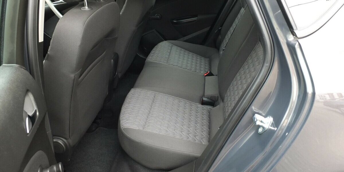 Opel Astra ACTIVE KLIMAANLAGE 17 ZOLL LMF TEMPOMAT 92.855 km 7.598 &euro; Köln 50858