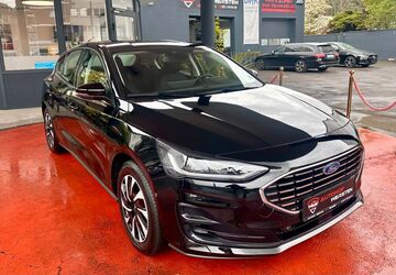 Ford Focus 14.776 km 22.990 &euro; Düsseldorf 40589