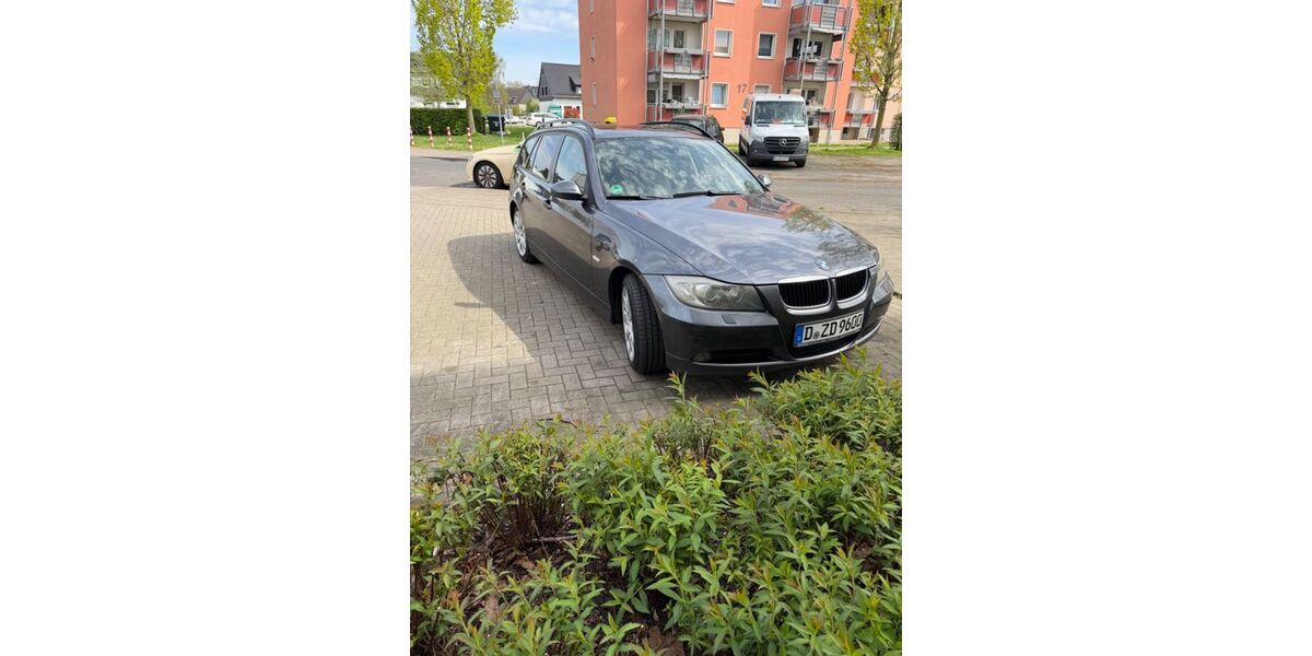 BMW 320 275.000 km 3.100 &euro; Düsseldorf 40229