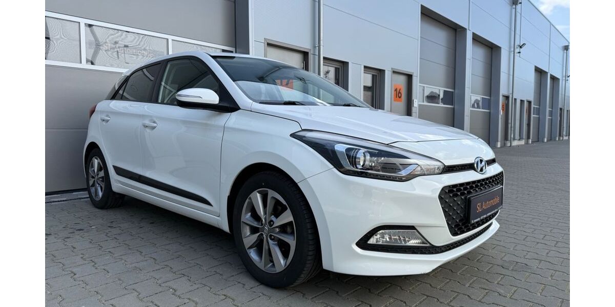Hyundai i20 95.389 km 8.795 &euro; Willich 47877